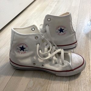 Size 4 Kids (women’s 6) high top white converse